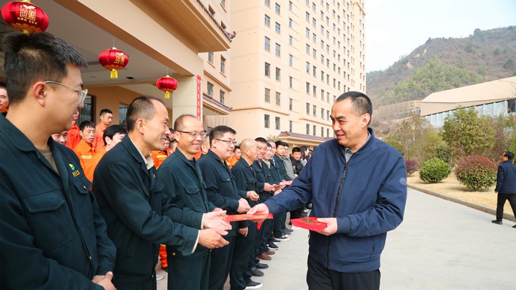 新春慰問送祝福      真情關懷暖人心